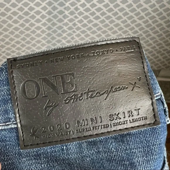 EUC One Teaspoon 2020 Medium Wash Two-Tone Distressed Denim Mini Skirt - Picture 12 of 12